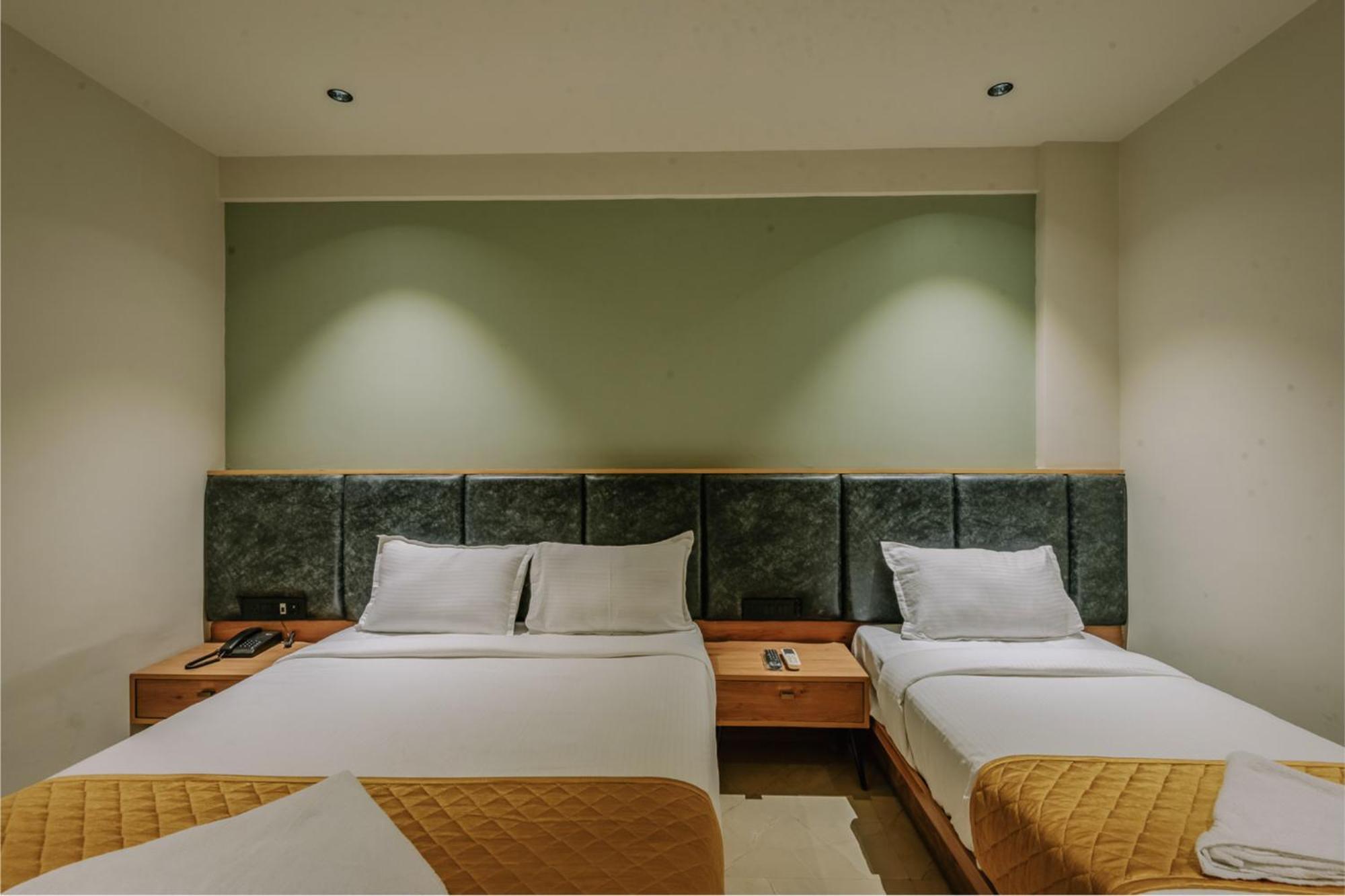 Hotel Beverly Plaza Kozhikode Exterior photo