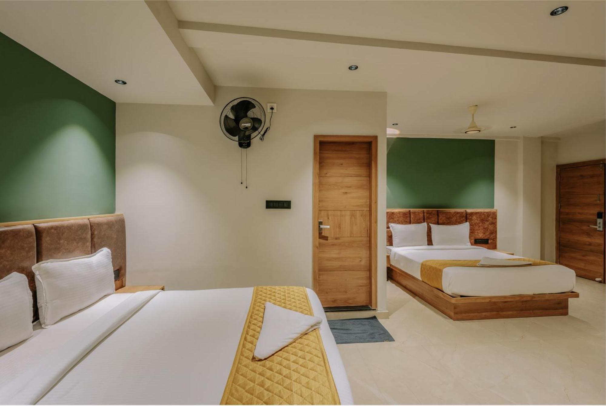 Hotel Beverly Plaza Kozhikode Exterior photo